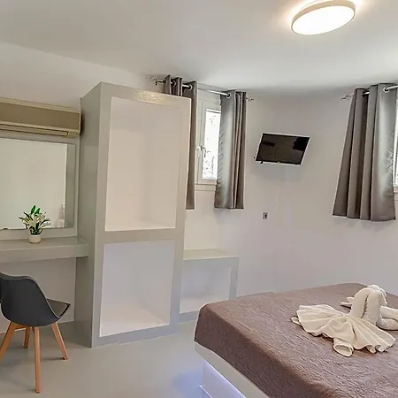 Katerina Lejlighedshotel Páros